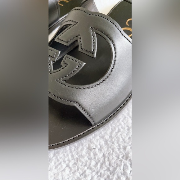 Authentic Gucci Men’s Interlocking G Leather Sandals - Picture 4 of 16
